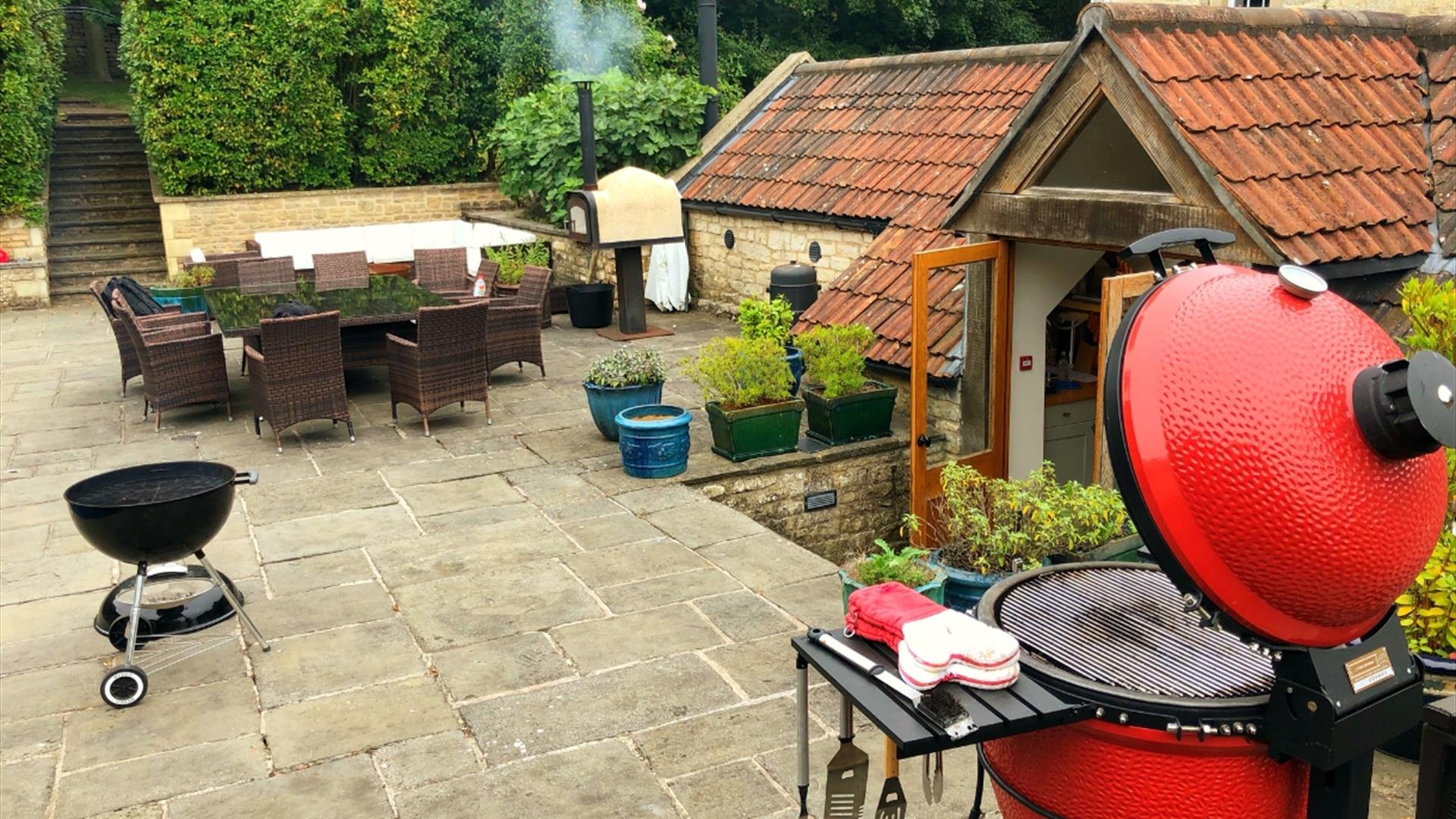 BBQ and Outdoor Eating at Vale House Kitchen