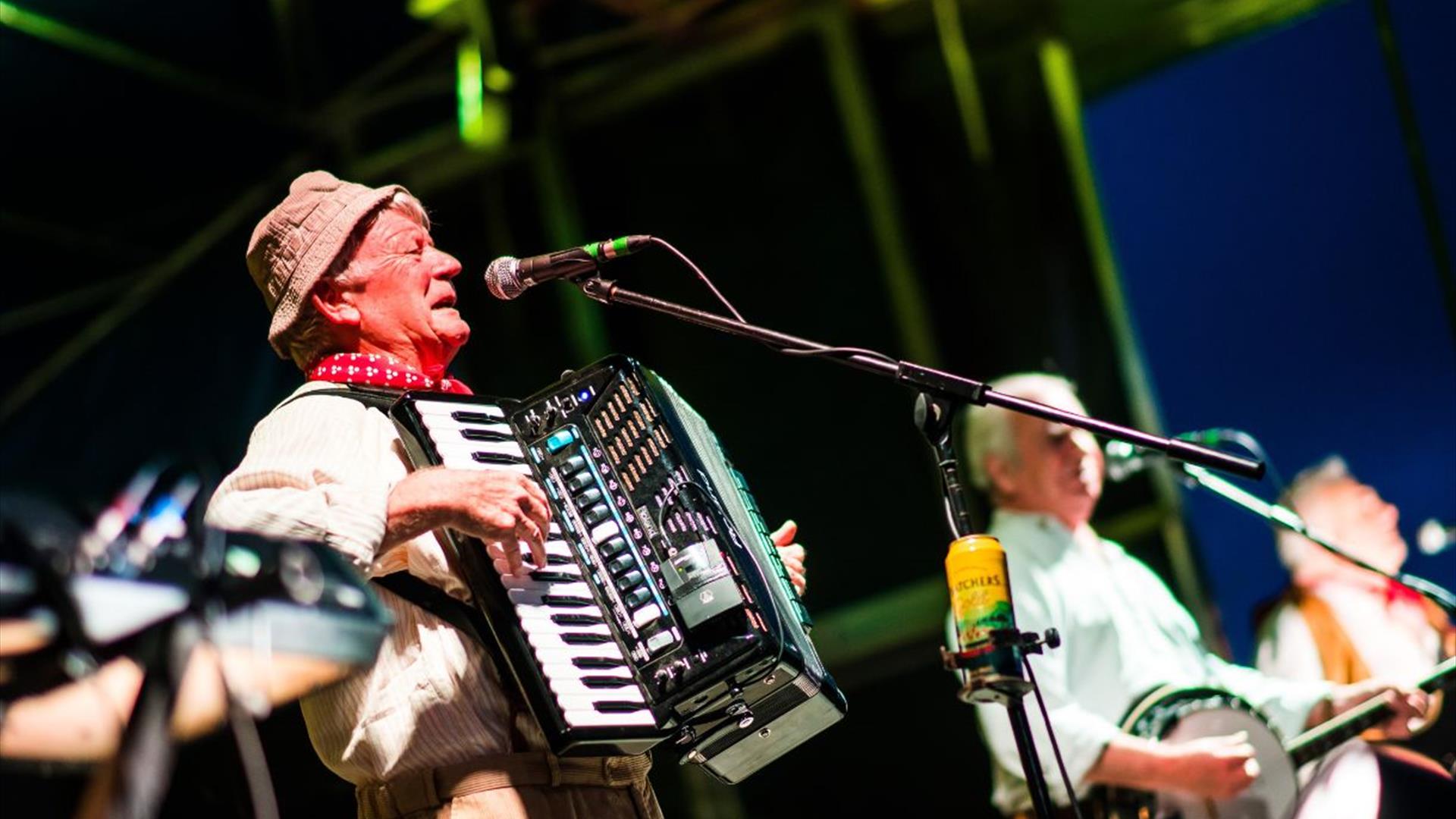 Cider Racenight featuring The Wurzels at Bath Racecourse