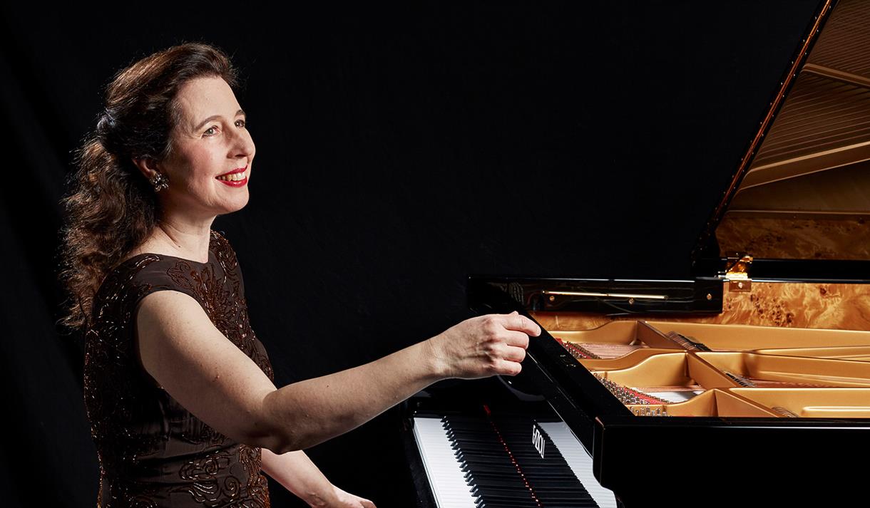 Angela Hewitt