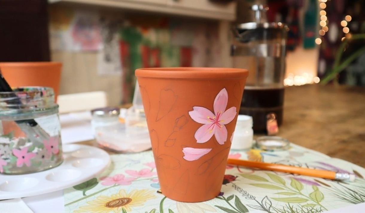 December Craft of the Month: Pot Painting | Ruddington Village