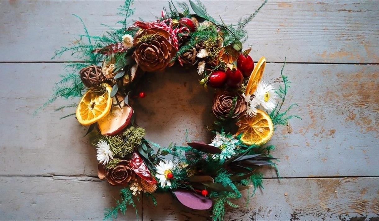 Christmas Wreath Making with Dried Flowers | Ruddington