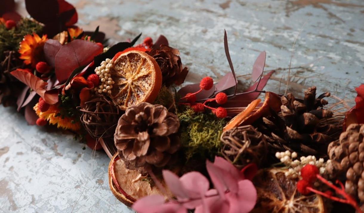 Christmas Garland Making Workshop: Dried Flowers | Lace Market