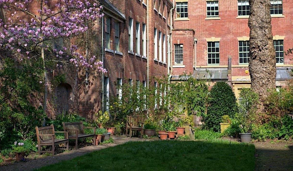 Nottingham's 'Royal' Garden - The Story of Bromley House