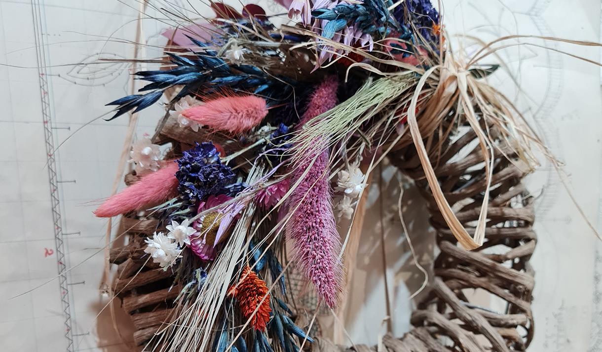Seasonal Wreath Making: Dried Flowers