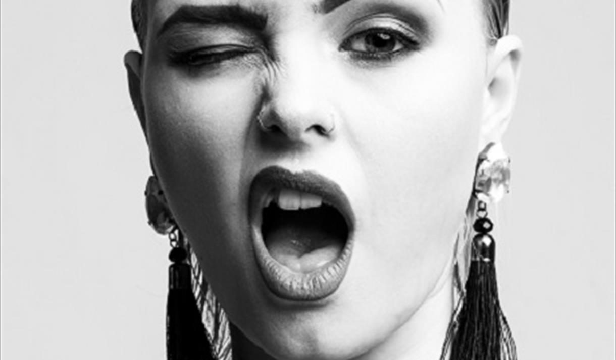 Portrait Photography: Essential Skills and Creative Approaches