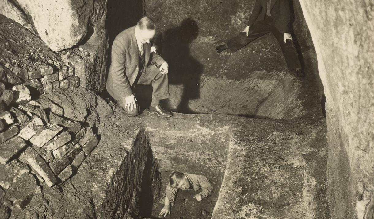 THE ARCHAEOLOGY OF NOTTINGHAM'S CAVES